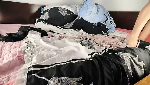 Amateur Mom Masturbates with Fingers in Pussy Until Orgasm.