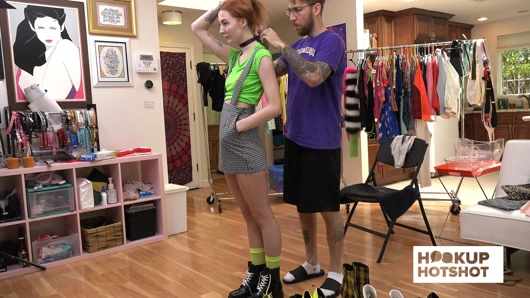 Bts - Megan Winters kamera arkası doğal cazibesini gösteriyor!