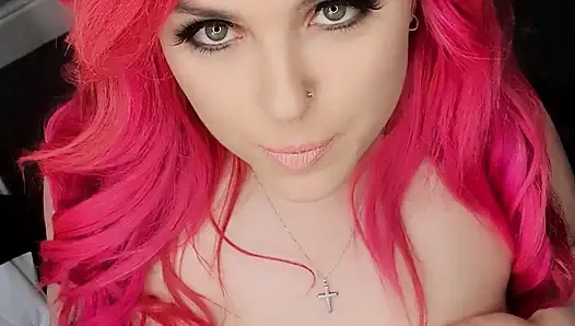 İtaatkar korsan sürtük kaptanına hizmet etmek için çaresiz