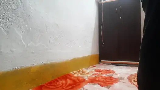 Kırmızı sari büyük memeli kadınlar sikişiyor