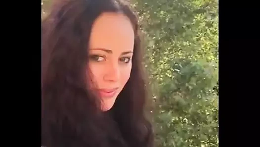 seksi ev hanımı ariana 07