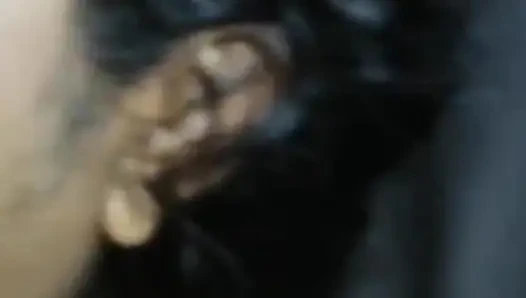 Gerçek Hintli desi orta yaşlı seksi kadın amına dokunuyor