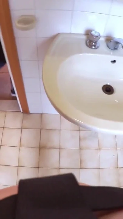 Sıcak milf becerdin ve creampied ile süt tarafından bir şanslı oğlan | Klip 1