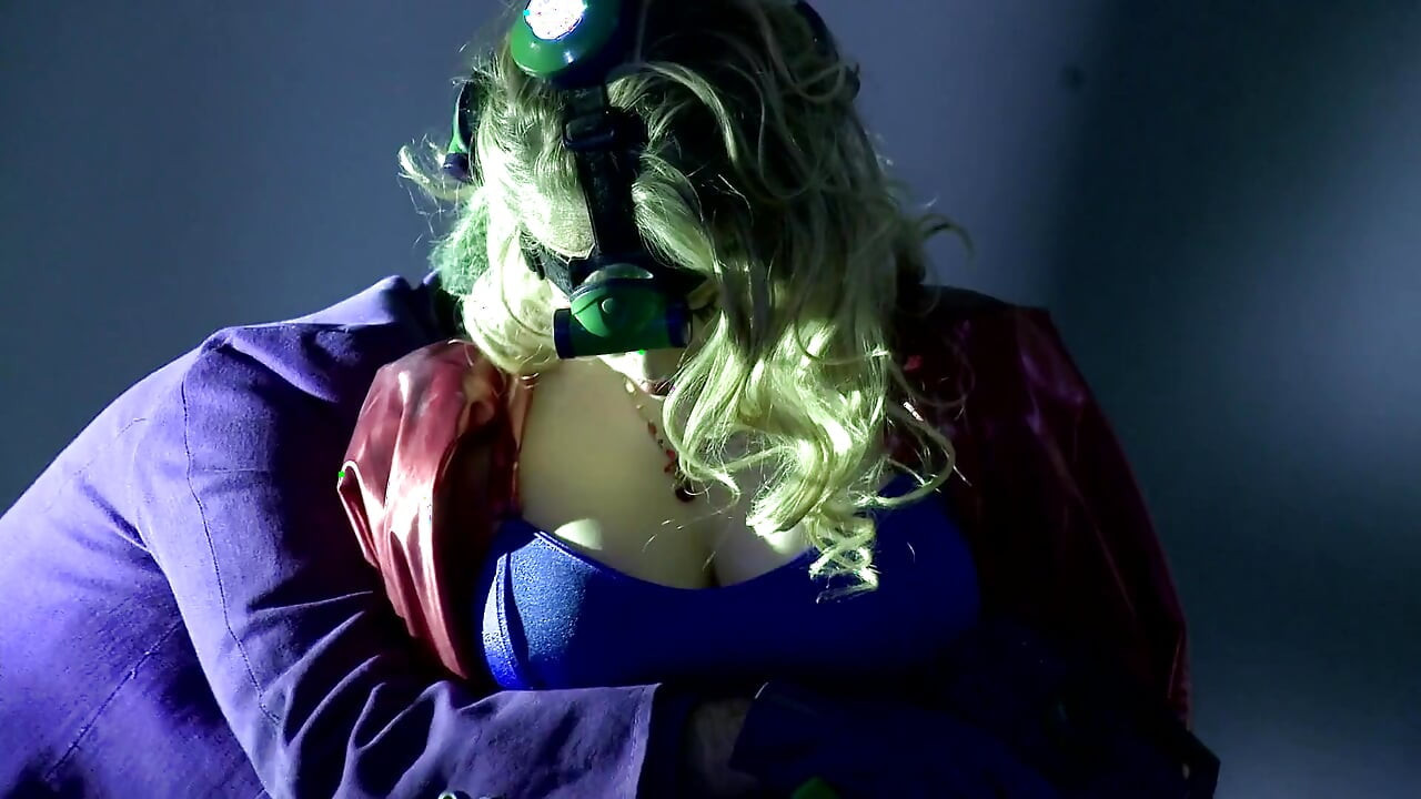 İki yüzlü ve joker en ateşli süper kahraman sürtükleri sikiyor