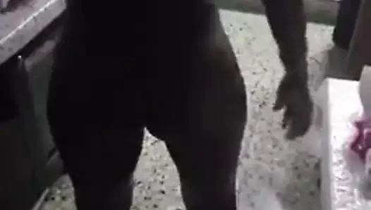 Seksi Brezilyalıdan İsrailli adama özel striptiz