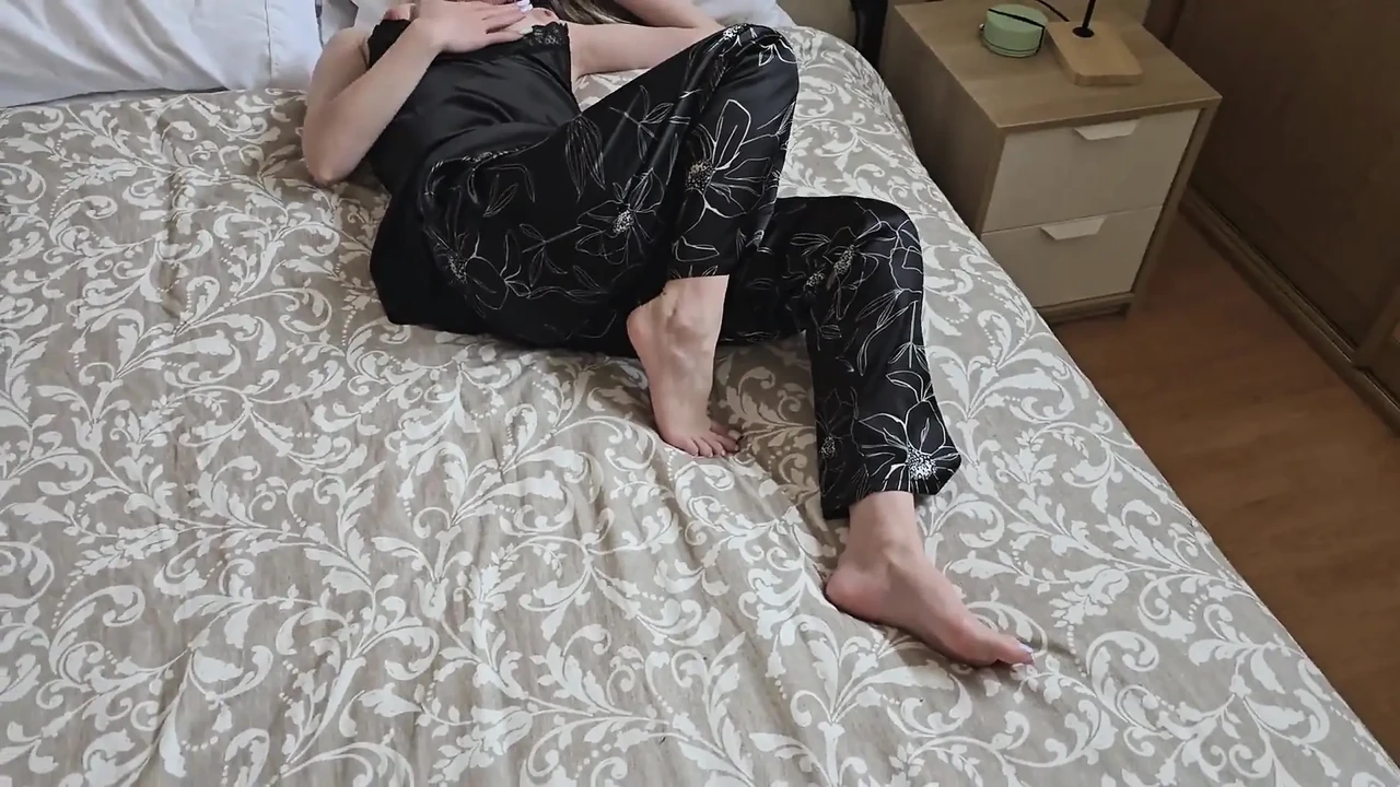 Morning Sex with My Stepfather! Pussy Food, Orgasm and Moans!!