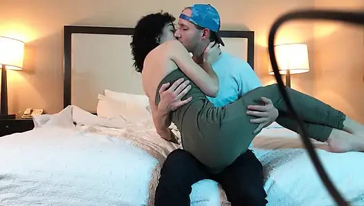 Dövmeli genç kız emiyor ve sikiliyor - derleme 2