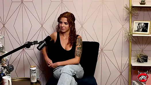 Lumi Ray: Esguichando, fudendo celebridades e 3 horas de sexo
