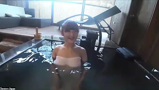 Büyük memeli gravure idol ile özel Onsen gezisi