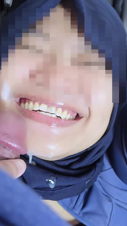 Asyalı tesettürlü kız fitness araçlarına sıkıştı ve eğitmeni tarafından yüzüne boşaltıldı - minokiiko | Klip 3