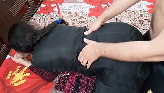 Hintli kadın amını yarağıma sürttü ve seksten zevk aldı