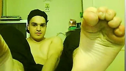 guys feet on webcam male feet pies masculinos