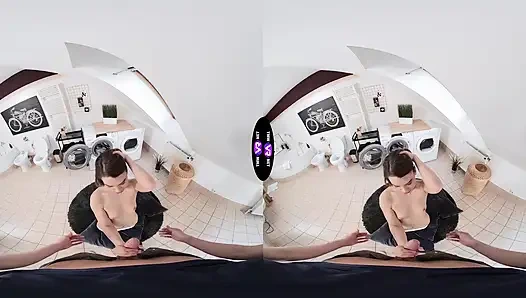 Elena Vedem'in çıplak çamaşır numarası onu sert sikiyor - teenmegaworld