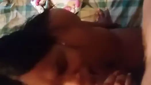 Boğazını güçlükle indirebilir