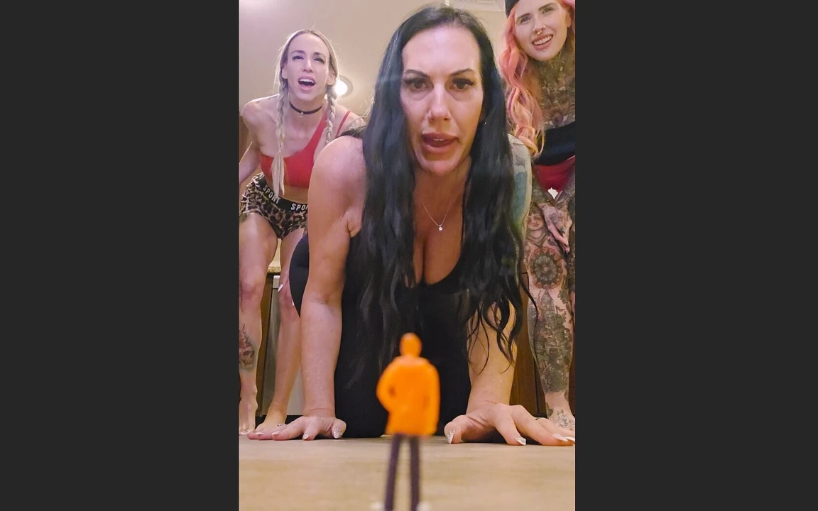 Minik adam üç dev kadın tarafından ezilmek istiyor: Mars Solo, Fallon Jane, Inked2plz