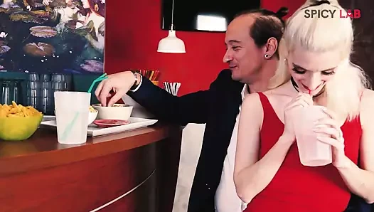 Çift eş değiştiriyor 1, eş değiştirme kulübünde ilk kez. Mary Rider, Mia Casanova, Capitano Eric ve Ryan X ile birlikte