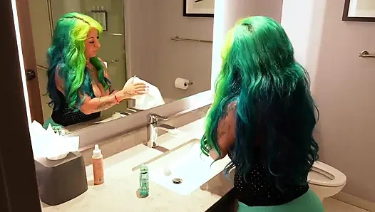 İspanyol barbiie büyük zenci yarağı üvey babasını sikiyor!