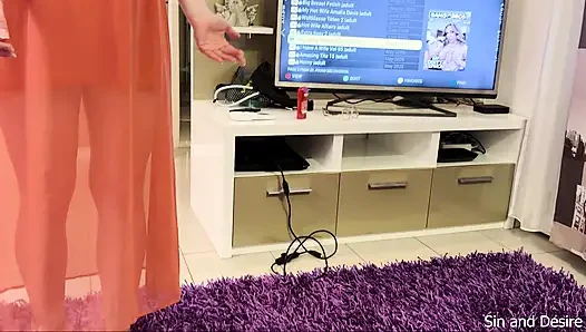 Üvey anne üvey oğlunu üvey anne pornosu izlerken yakaladı