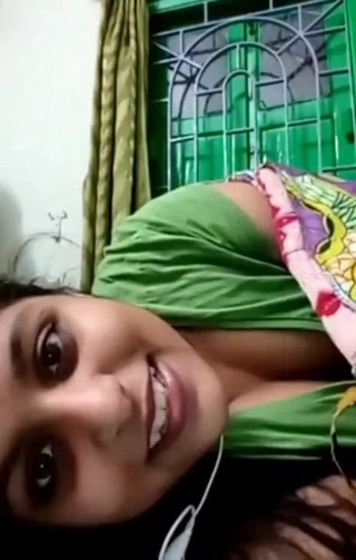 Görüntülü sohbet dekoltesi