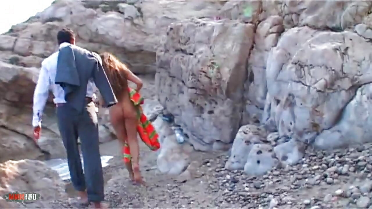 Fransız sarışın Vayana ve Jorge - plajda sakso, anal ve açık havada sert boşalma