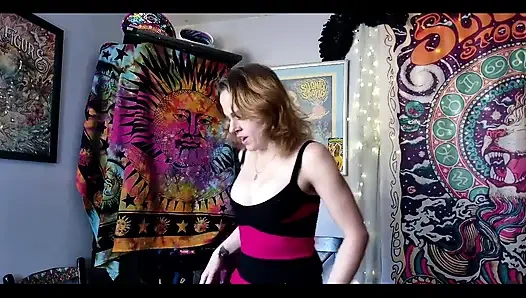 Suzy Wylde anal eğitimine devam ediyor