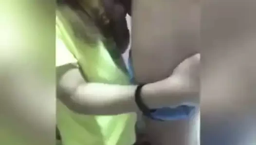 Pinay telefonda oynarken sikikleri ve sonunda creampied