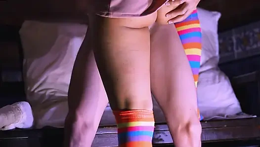 Üvey kız kardeş tutkuyla biniyor