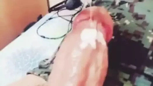 Koreli heteroseksüel adam bir kızla sohbet ediyor