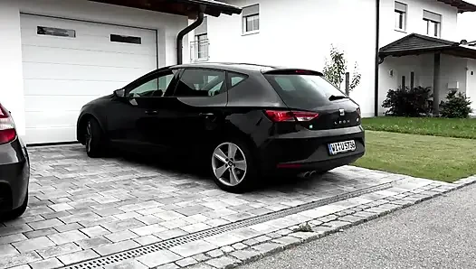 O, arkadaşı tarafından yalamak için burada olan Fransa'dan mükemmel bir bebek