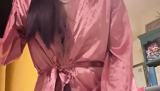 Jess Silk dildoya biniyor