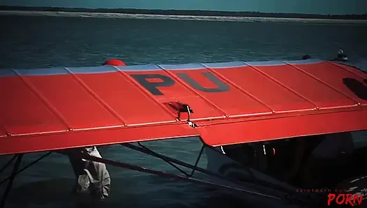 Caylian Curtis tenha bir ada plajında bir pilotla sikişiyor