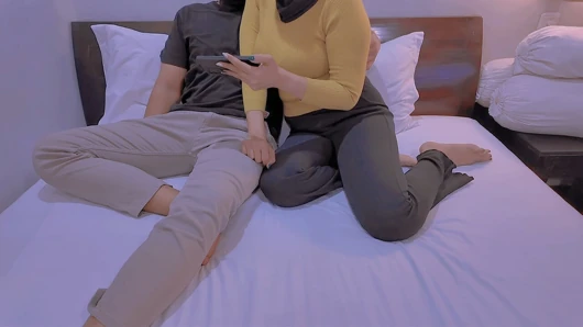 Kiralık üvey kızla izlemek yasak bir ilişkiye yol açıyor
