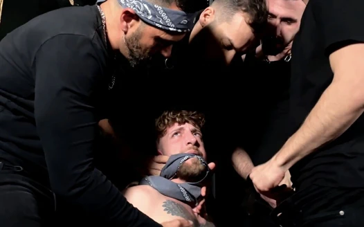 Tyler Roma mahalle suçluları tarafından sert sikiliyor