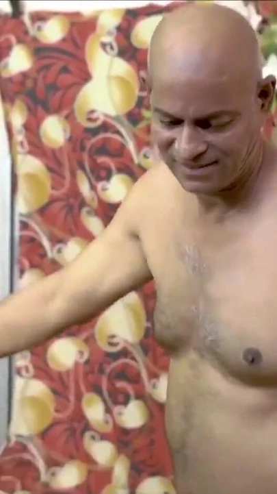 Hintli üvey baba üvey oğlu karısıyla inanılmaz ateşli seks! Taboo Sex | Klip 3