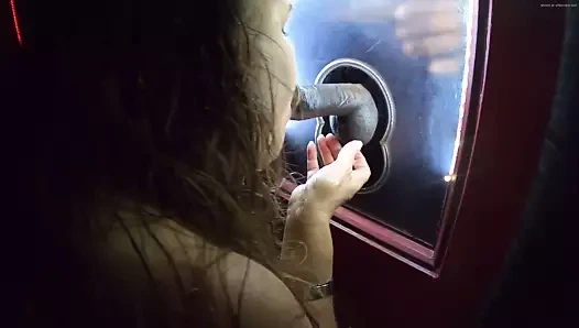 beyaz sürtük karısı emme siyah horoz at glorygole