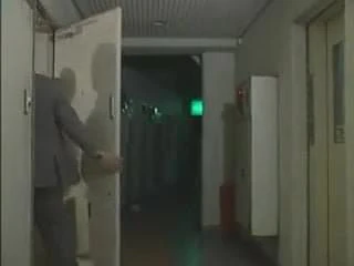 Koca hamile karısını aldatıyor