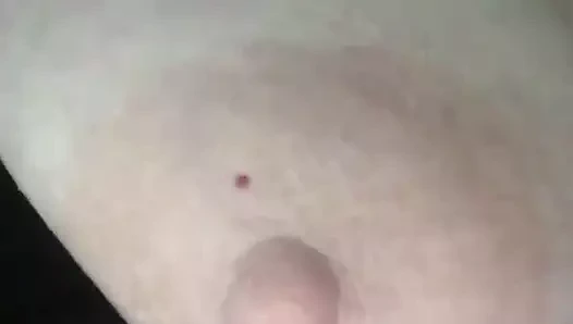 1. eski karısı bir boob gözetleme oynuyor