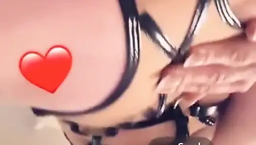 Sarışın maskeli ve hepsi tek kıyafetli