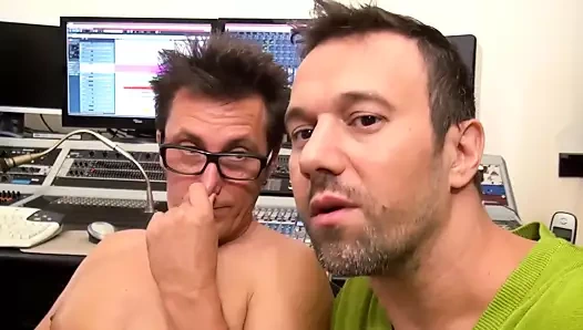 geile blonde schlampe im studio gefickt