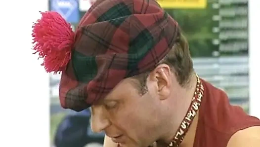 Motogp Alman kız salonda sikiliyor