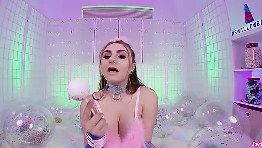 Memeli üvey kız kardeş Penelope Kay ıslak emiyor ve meme sikişi