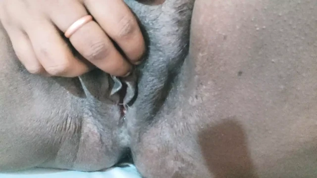 Mallu desi azgın Hintli bebek amcığıyla çok azgın