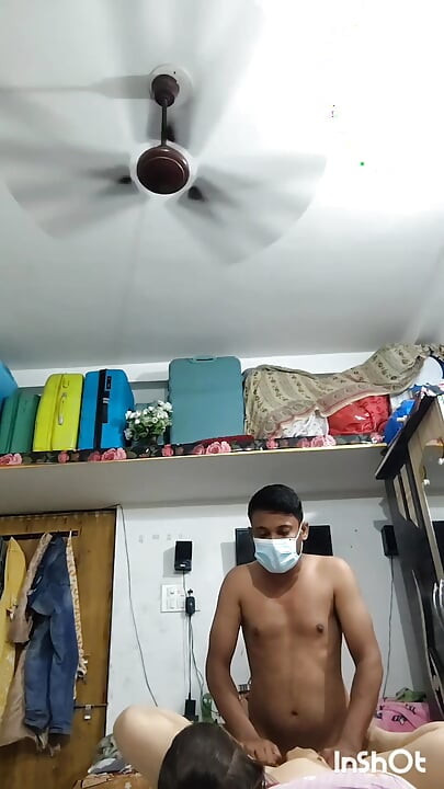 Seksi evli kadın cinsel arzusunu yerine getirmek için sert seks yapıyor