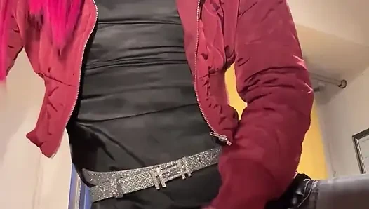 Jess Silk dildoya biniyor