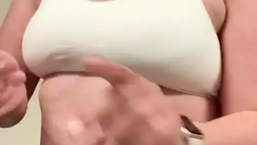 Şişman götünü ovuyor