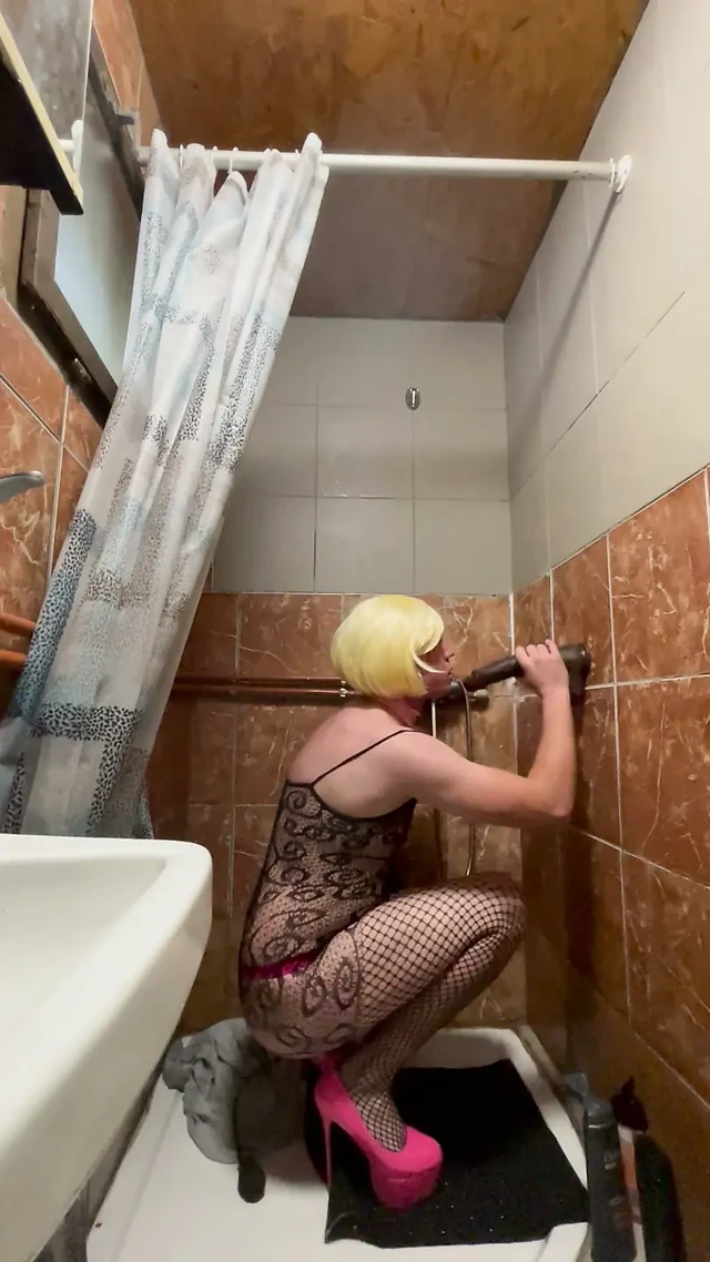 Aptal sissy orospu kendini bbc ile tatmin ediyor
