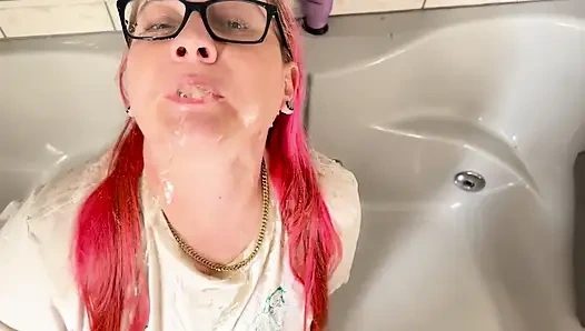 benim yan sürtük ve ağzına işemek