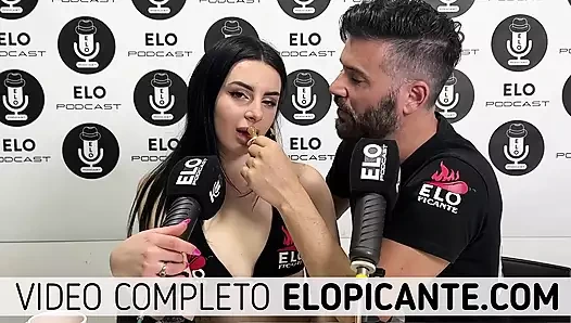 BADEM KLITORISINI EMDIRMEYI NE KADAR SEVDIĞINI GÖSTERIYOR