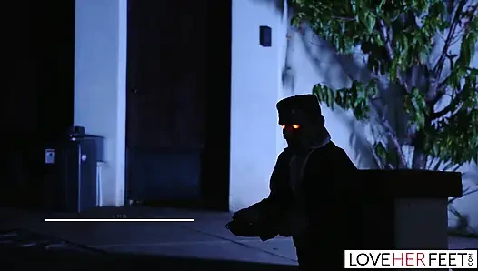 Vina Sky bir numara ya da ayak korku ayak sikişi sürprizi alıyor