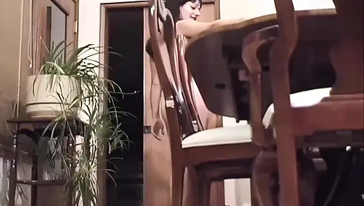 90'ların Kıllı Kızı Saçlarını Fetişleştiriyor